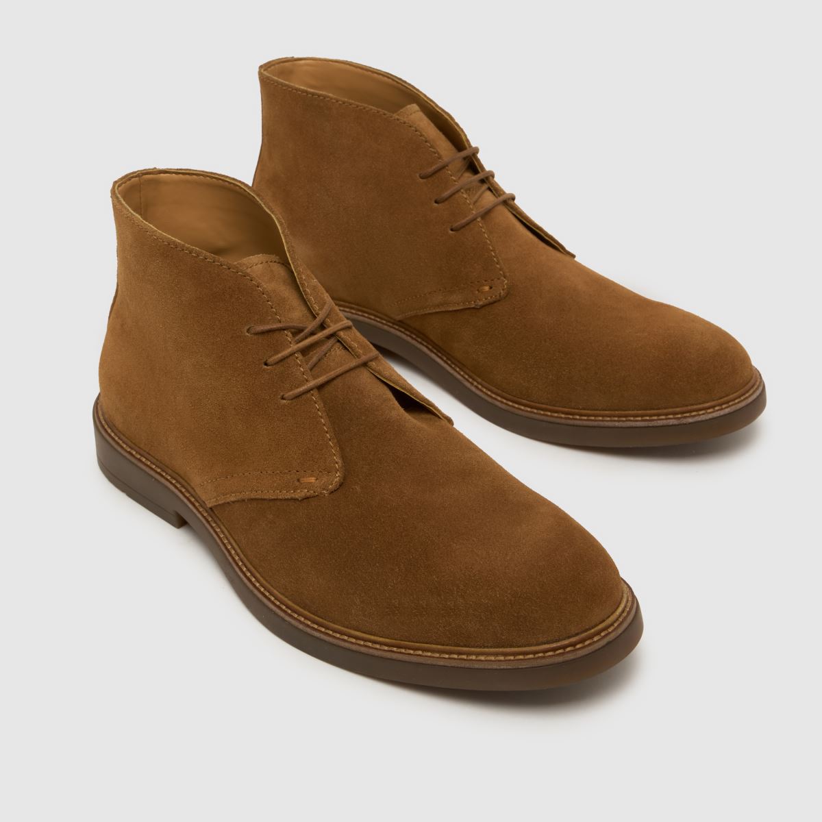 schuh Galvin Suede Chukka in Tan schuh Galvin Suede Chukka 4