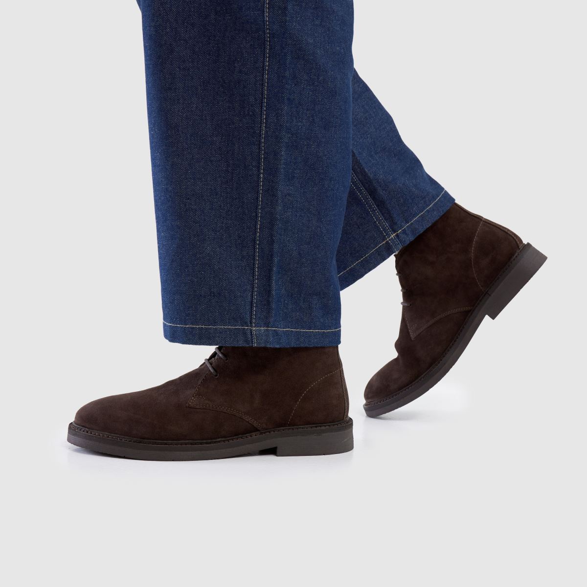 schuh Dale Suede Chukka in Brown schuh Dale Suede Chukka 8
