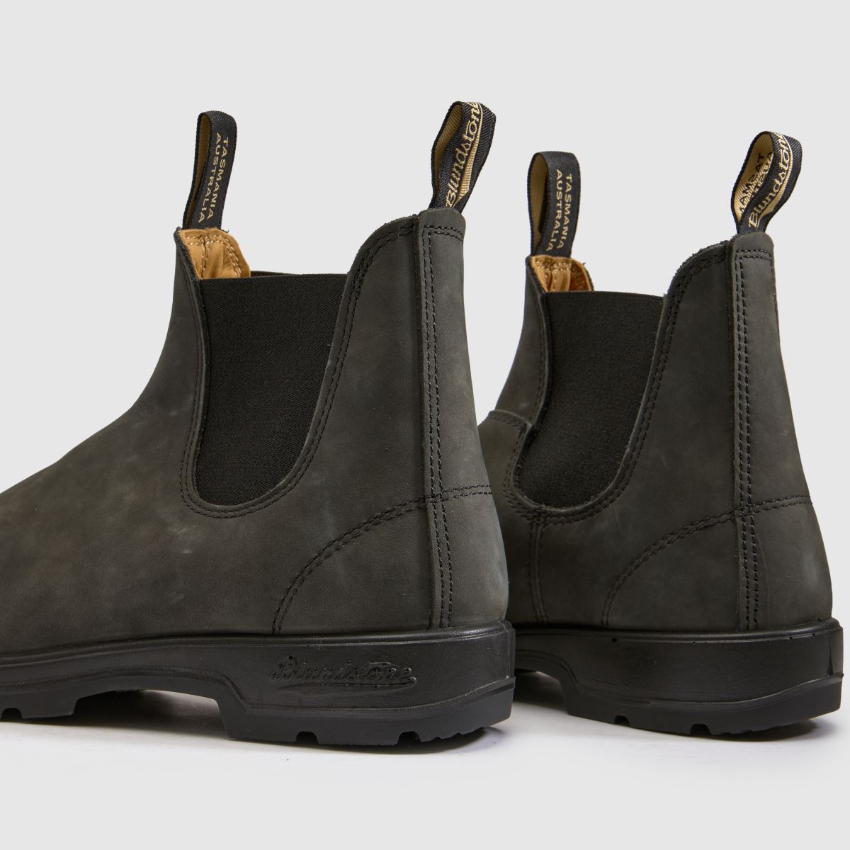BLUNDSTONE Classic Chelsea in Rustic Black BLUNDSTONE Classic Chelsea 7