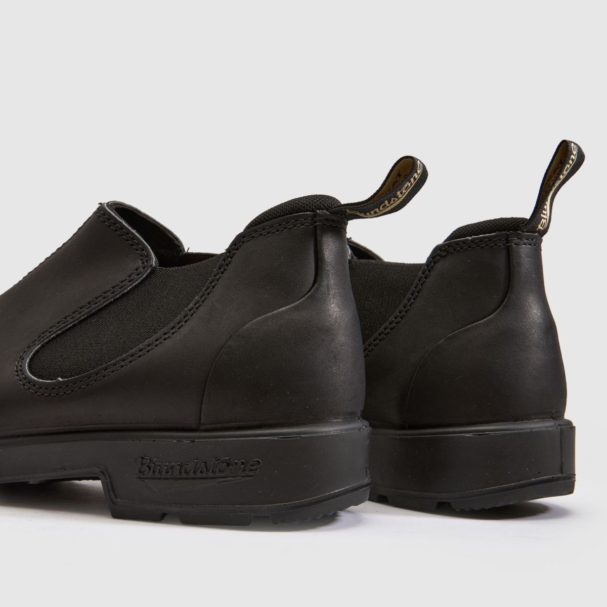 BLUNDSTONE Low Chelsea in Black BLUNDSTONE Low Chelsea 7