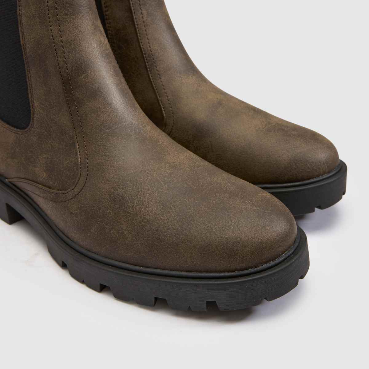 schuh Duke Chelsea Boot in Brown schuh Duke Chelsea Boot 4