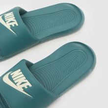 Nike Victori One in Turquoise Nike Victori One,4 of 4
