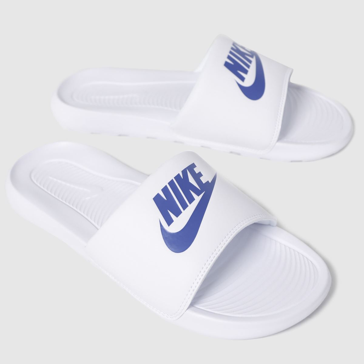 Nike Victori One in White & Blue Nike Victori One 4