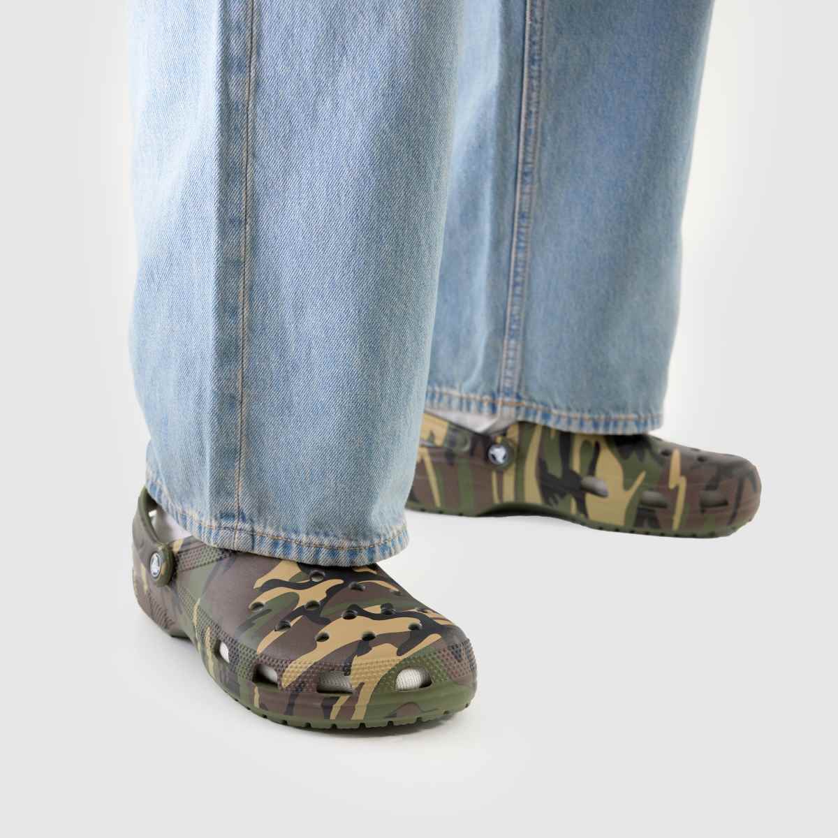 Crocs Classic Camo Clog in Green Multi Crocs Classic Camo Clog 8