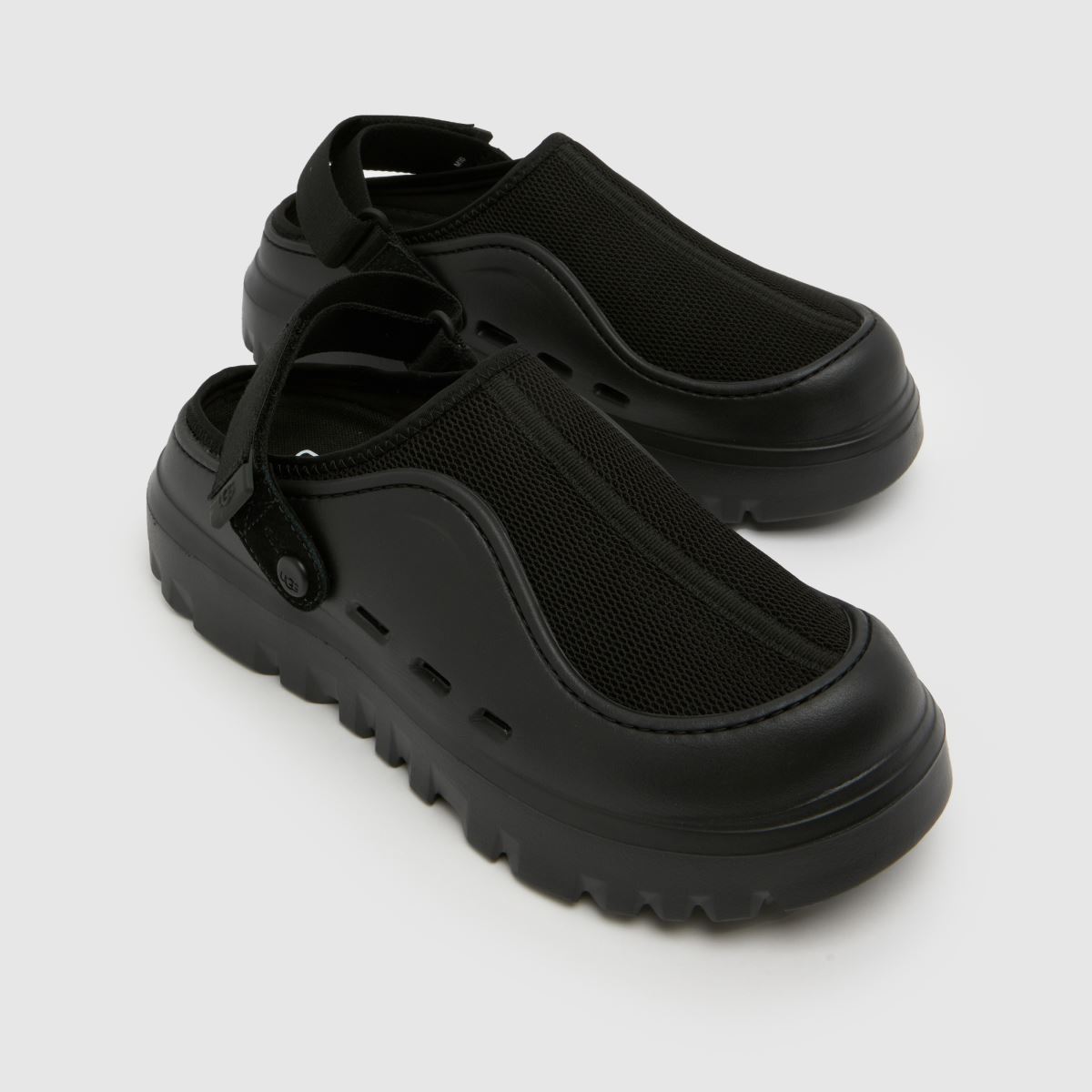 UGG Peakmod in Black UGG Peakmod 4