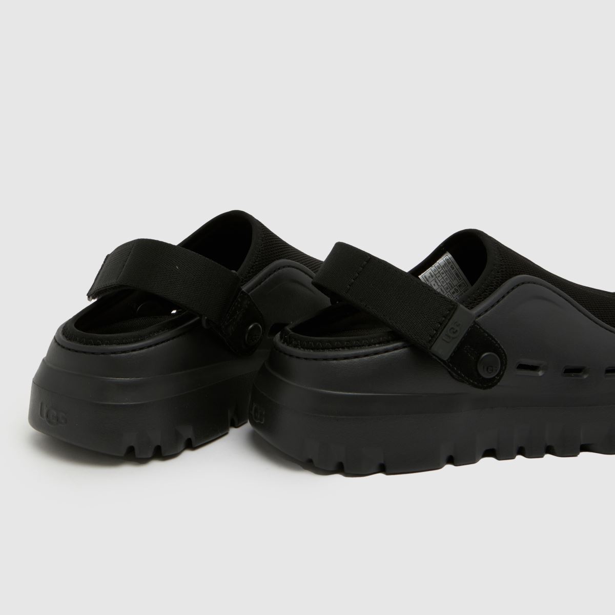 UGG Peakmod in Black UGG Peakmod 7