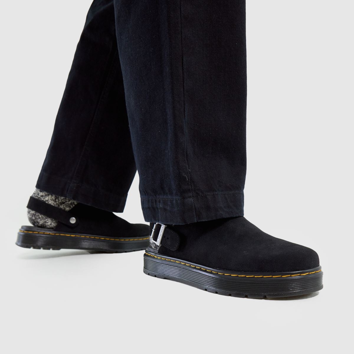 【関送無料】 Dr.Martens Brookline Mule スエード サンダル Mens Black Dr Martens Brookline Mule Sandals | schuh