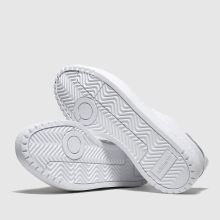 white adi team court trainers