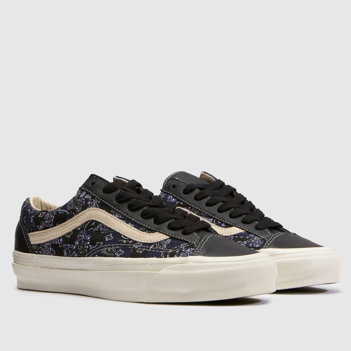 Vans Old Skool in Black & Navy Vans Old Skool 1