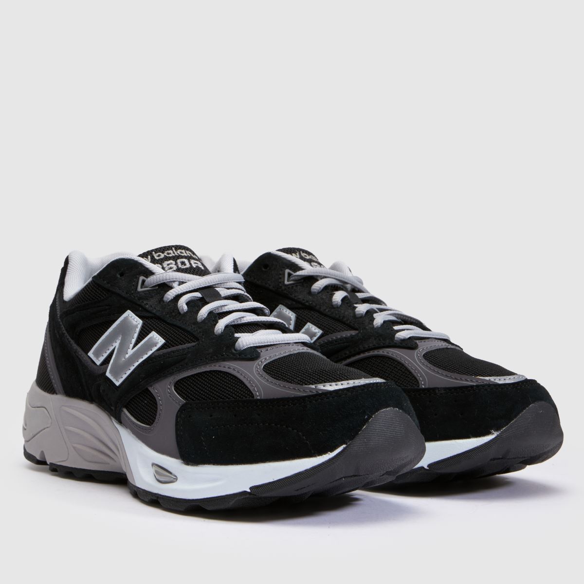 New Balance 880 in Black & Grey New Balance 880 1
