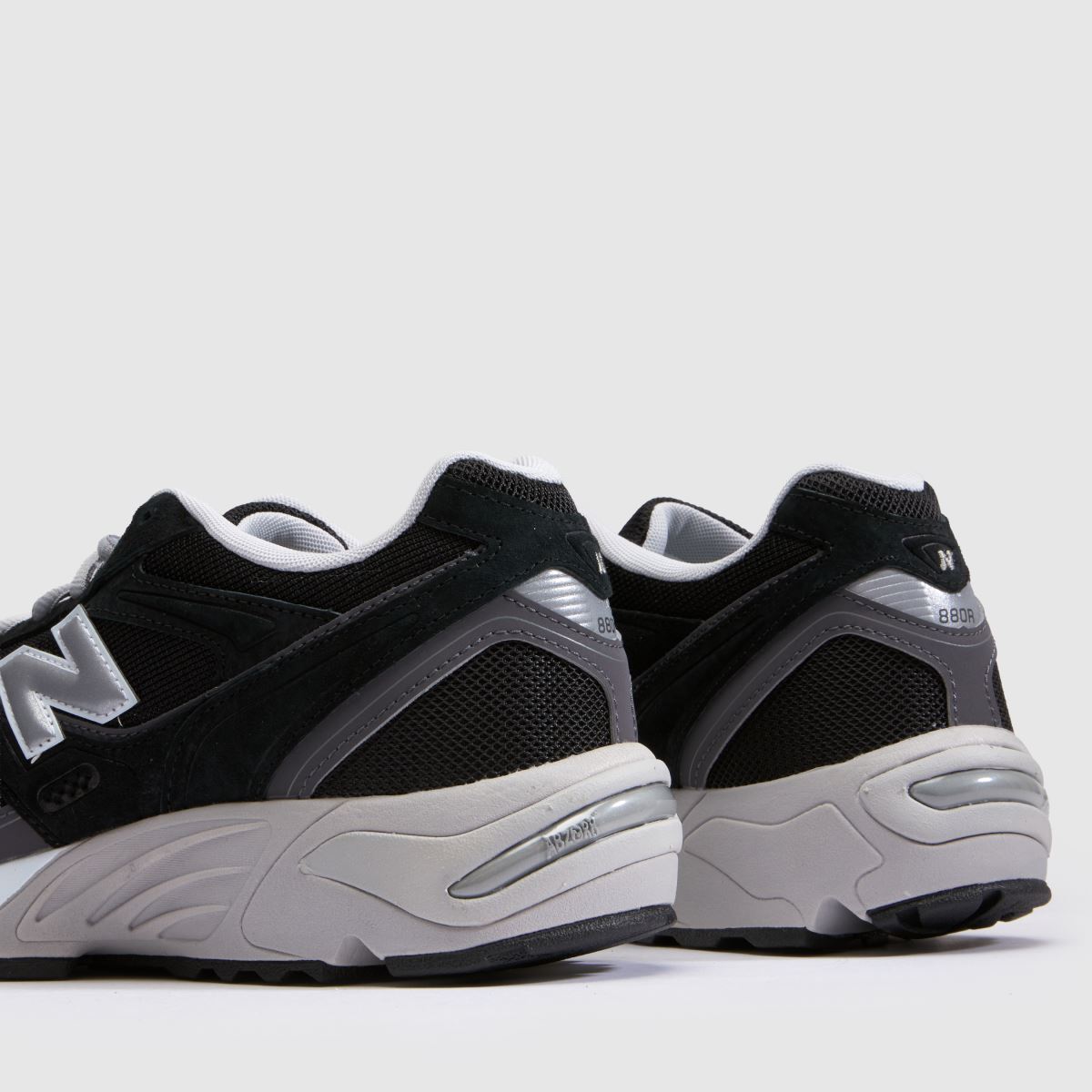 New Balance 880 in Black & Grey New Balance 880 7
