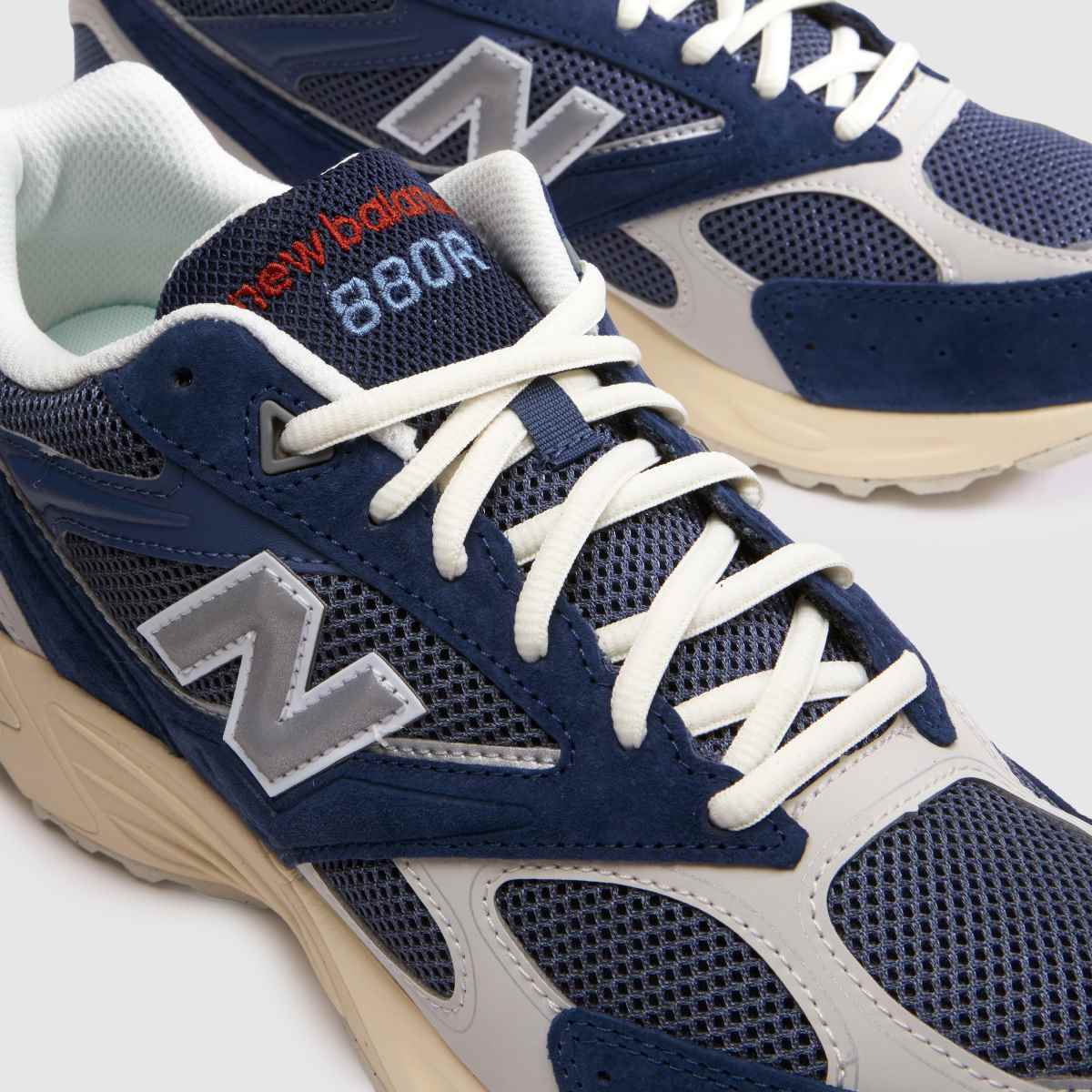 New Balance 880 in Navy & Grey New Balance 880 4