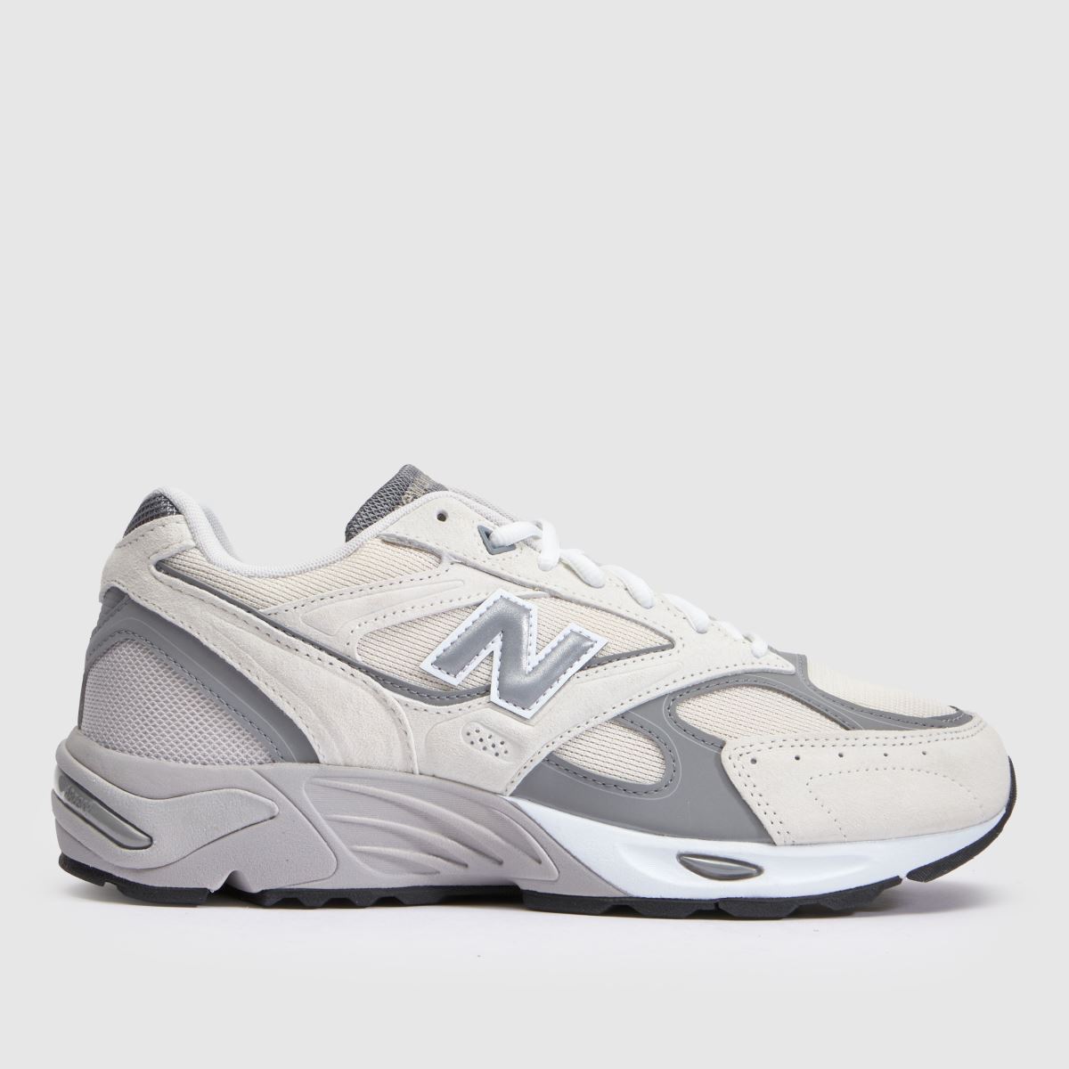 New Balance 880 in Off-White Multi New Balance 880