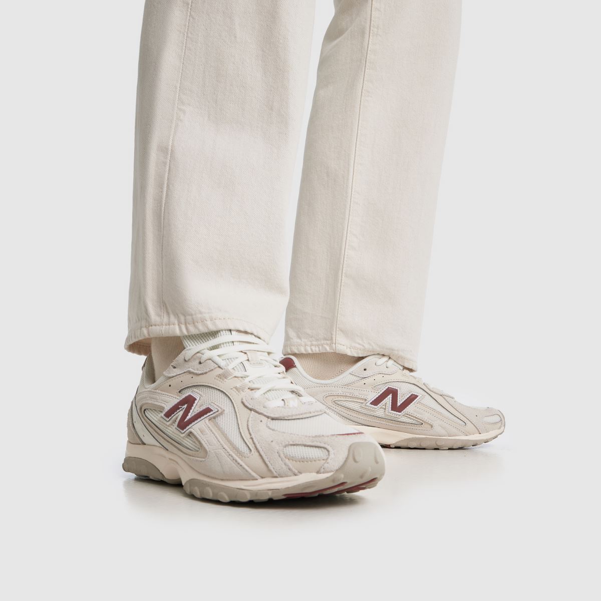 New Balance 204L in Off-White Multi New Balance 204L 8