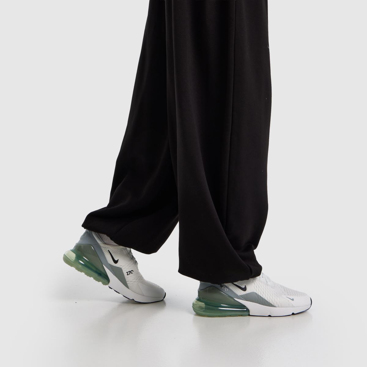 Nike Air Max 270 in White Multi Nike Air Max 270 8