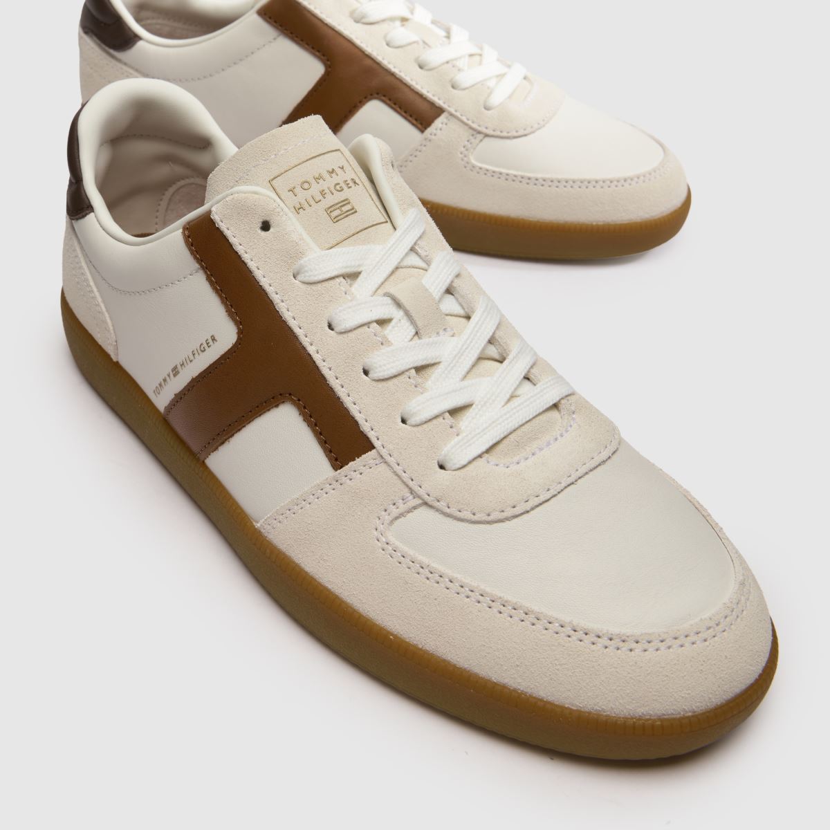 TOMMY HILFIGER Tribeca in White & Brown TOMMY HILFIGER Tribeca 4