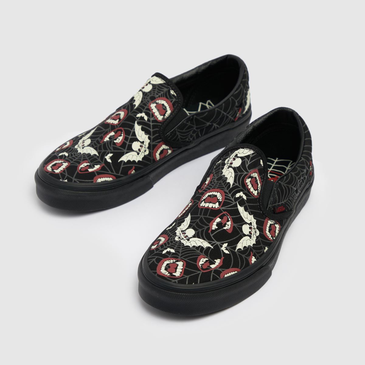 black n red vans