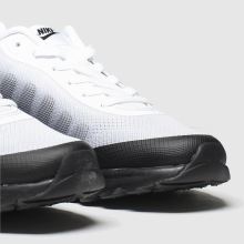 nike invigor black and white