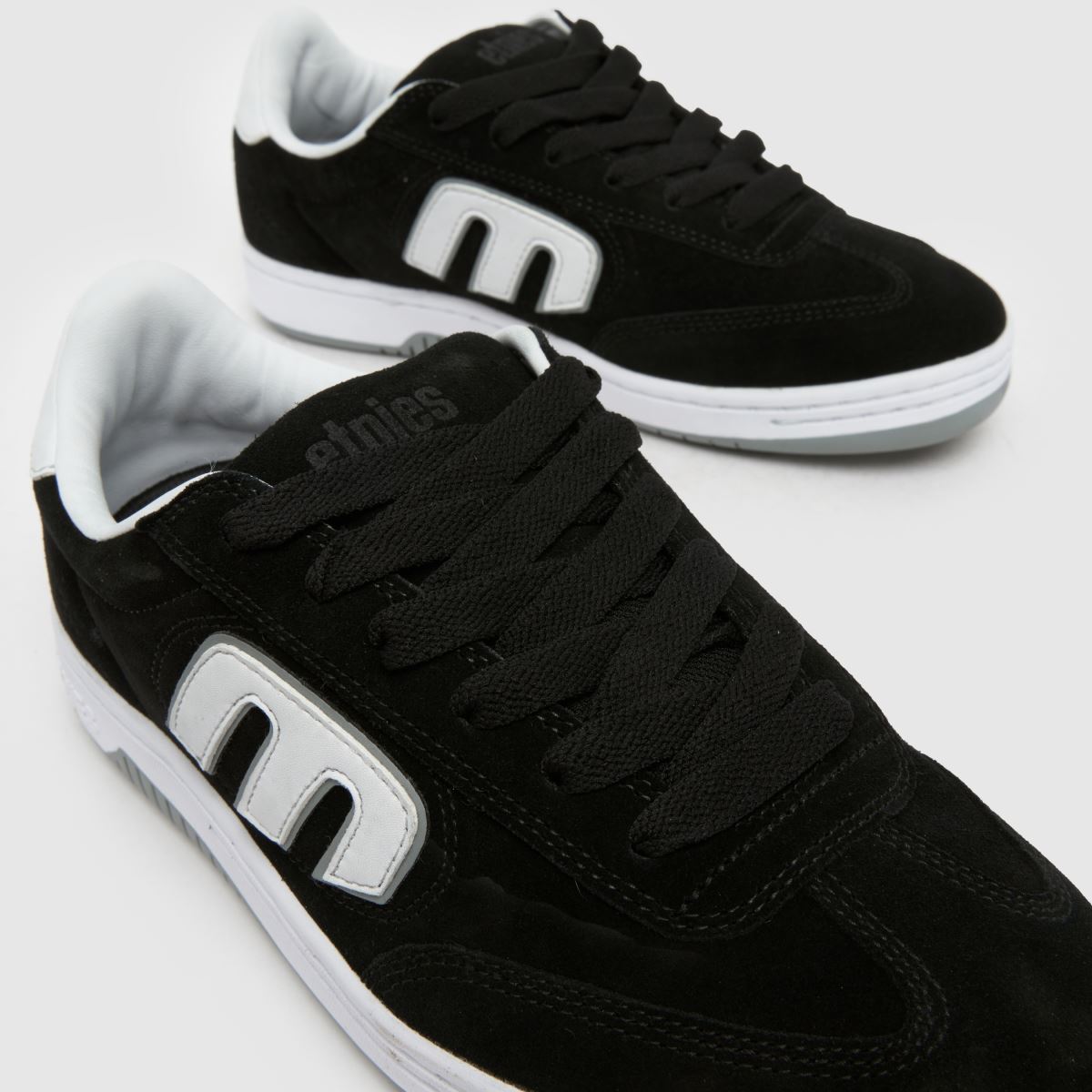 Etnies Locut in Black & White Etnies Locut 4