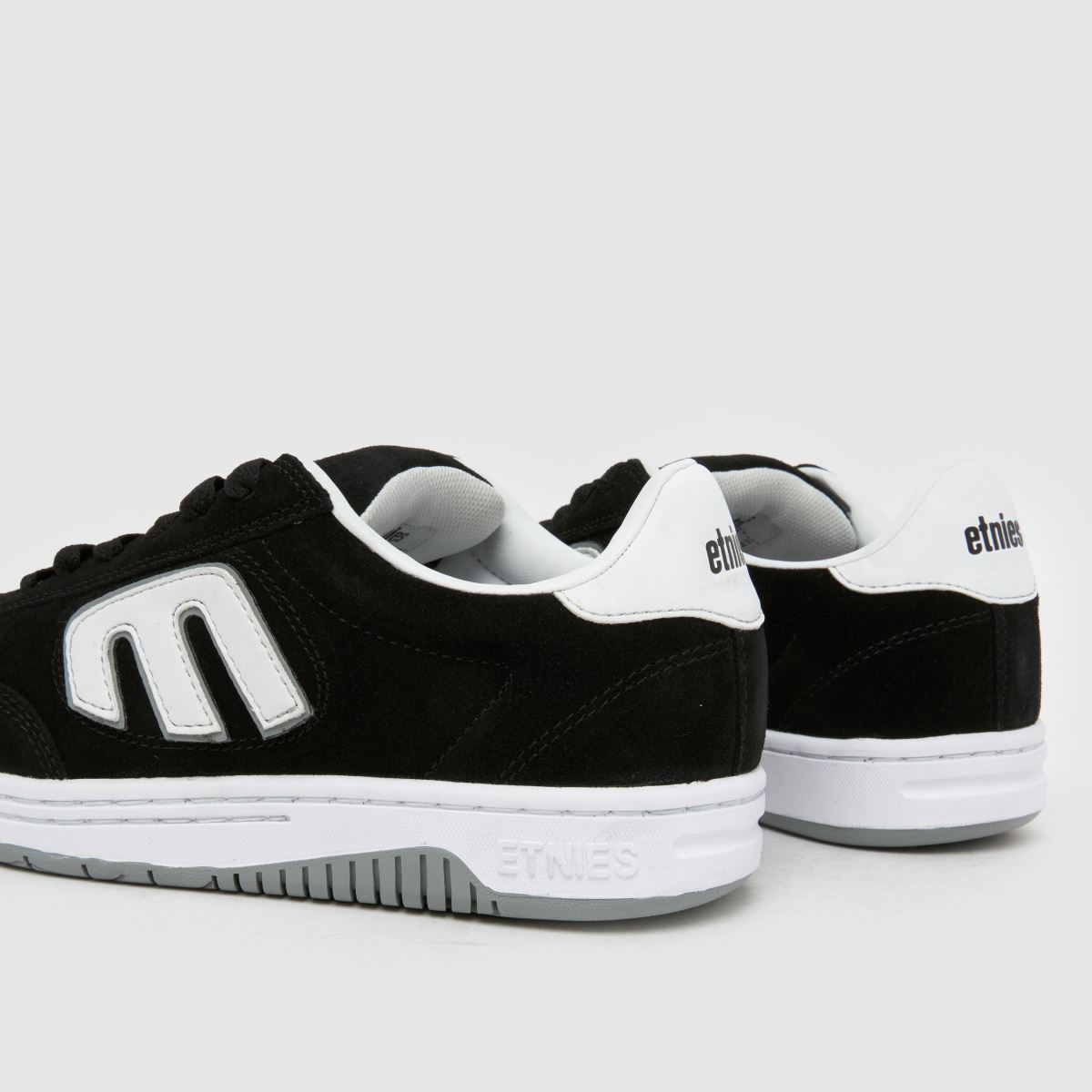 Etnies Locut in Black & White Etnies Locut 7