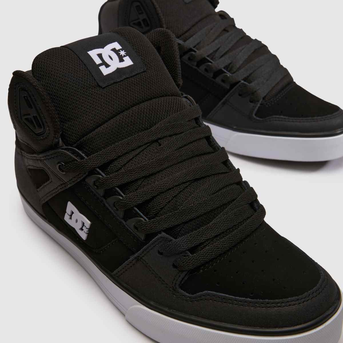 DC Pure High in Black & White DC Pure High 4
