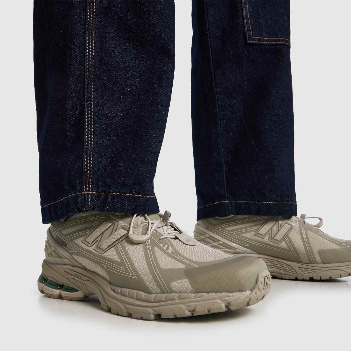 New Balance 1906 GORE-TEX in Beige New Balance 1906 GORE-TEX 8