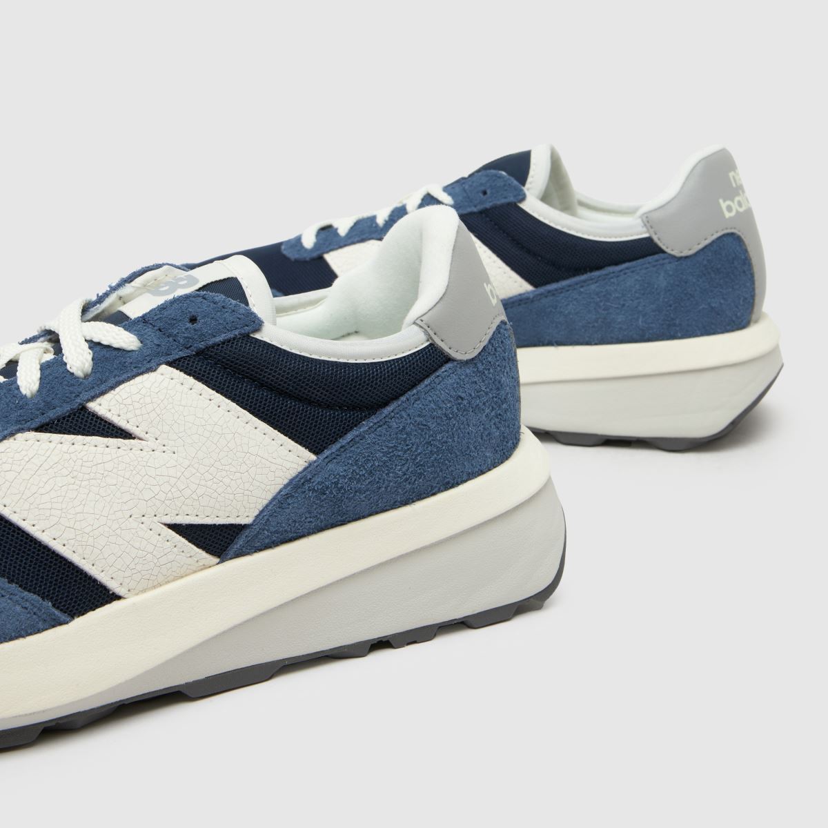 New Balance 370 in Navy New Balance 370 7