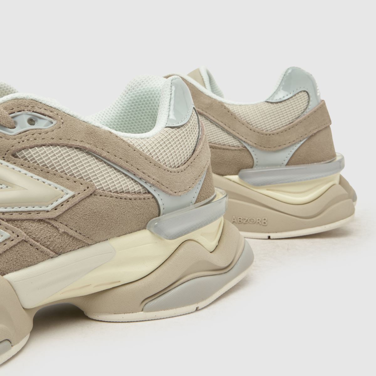 New Balance 9060 in Beige Multi New Balance 9060 7