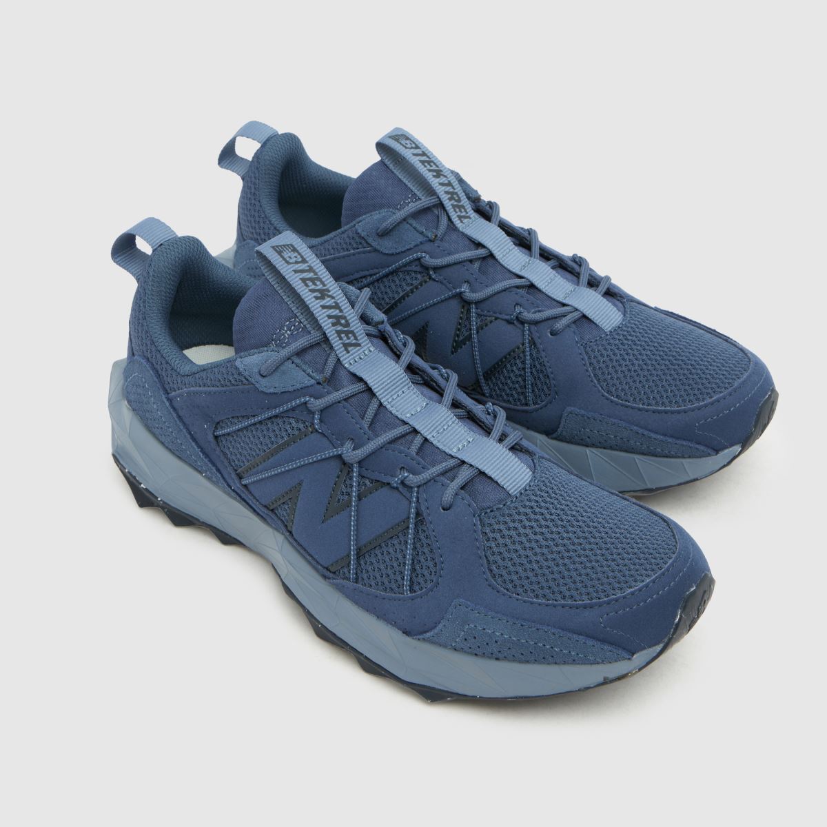 New Balance Tektrel in Navy New Balance Tektrel 4