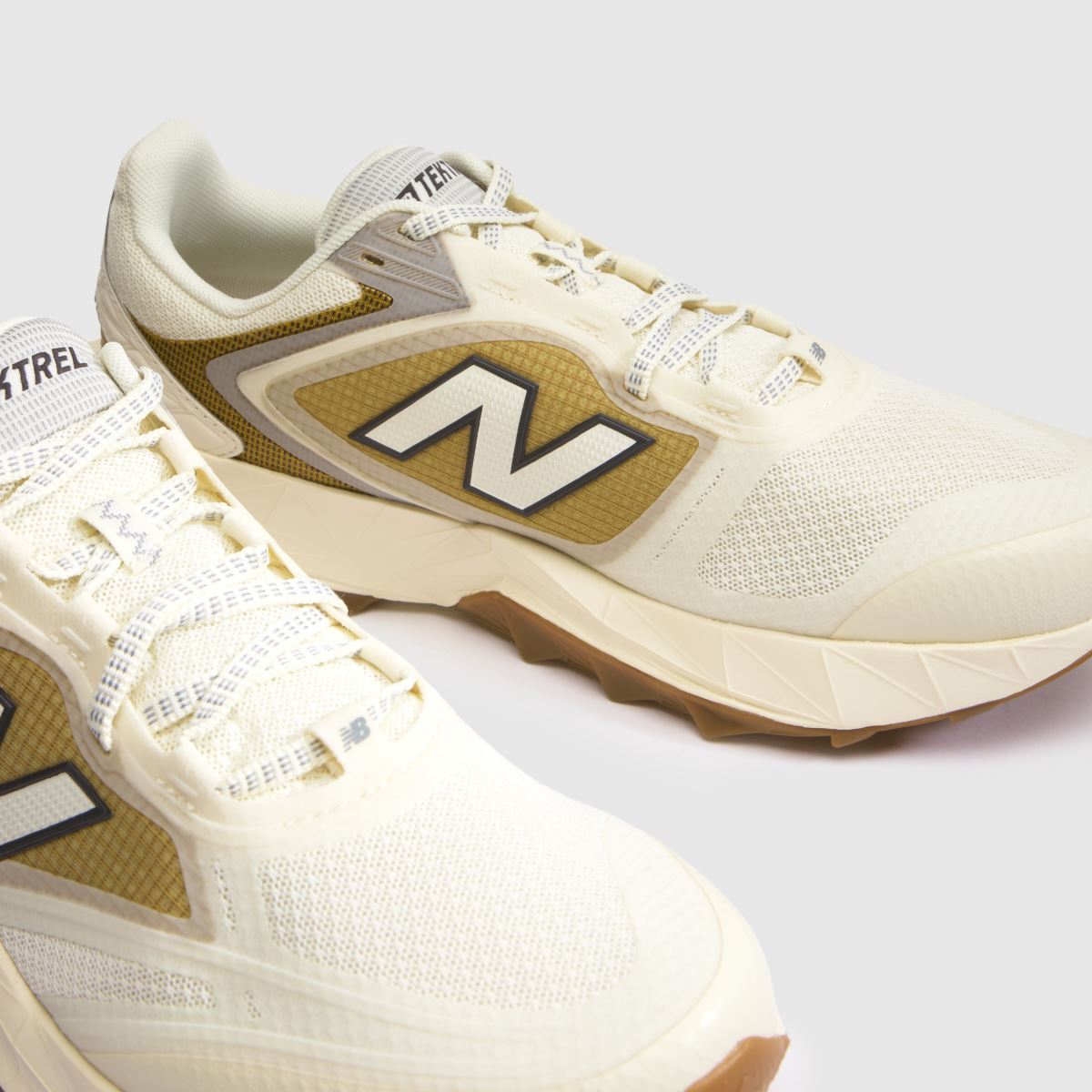 New Balance Tektrel in Off-White Multi New Balance Tektrel 4