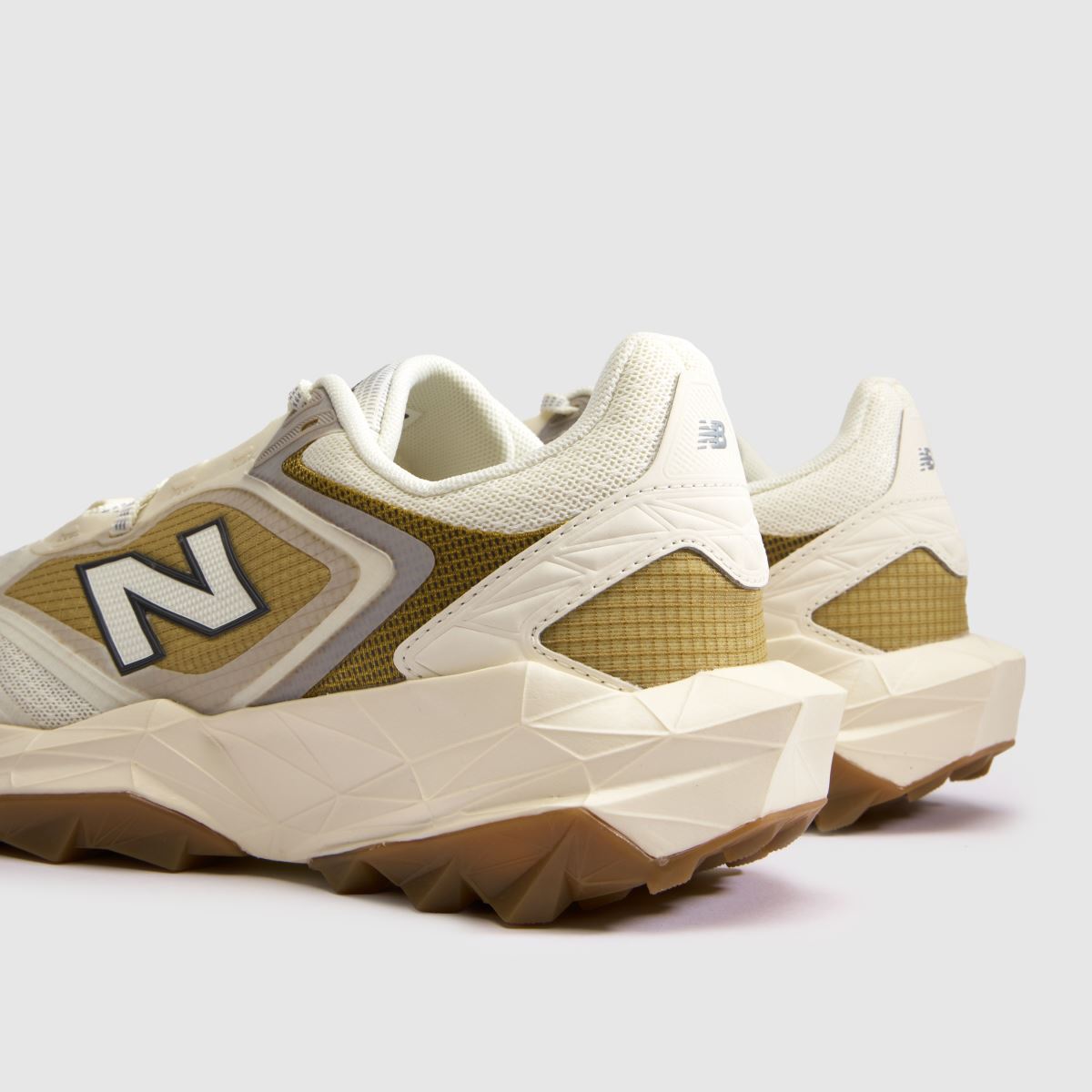 New Balance Tektrel in Off-White Multi New Balance Tektrel 7