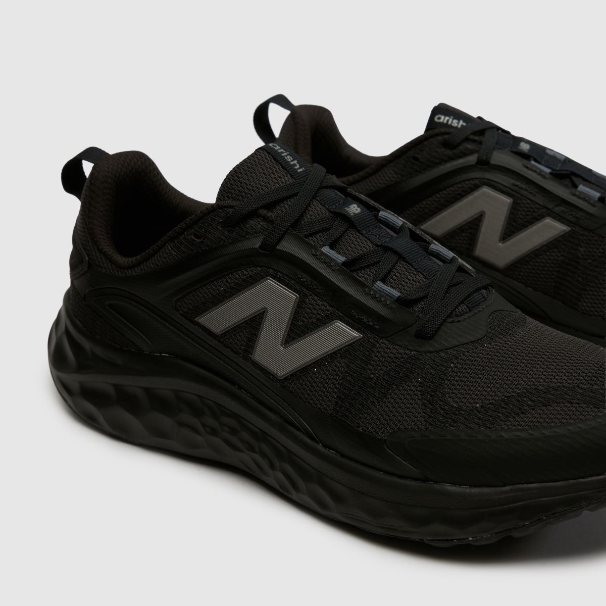 New Balance Fresh Foam Arishi V4 in Black New Balance Fresh Foam Arishi V4 1