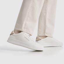 TOMMY HILFIGER Court in White TOMMY HILFIGER Court,2 of 4