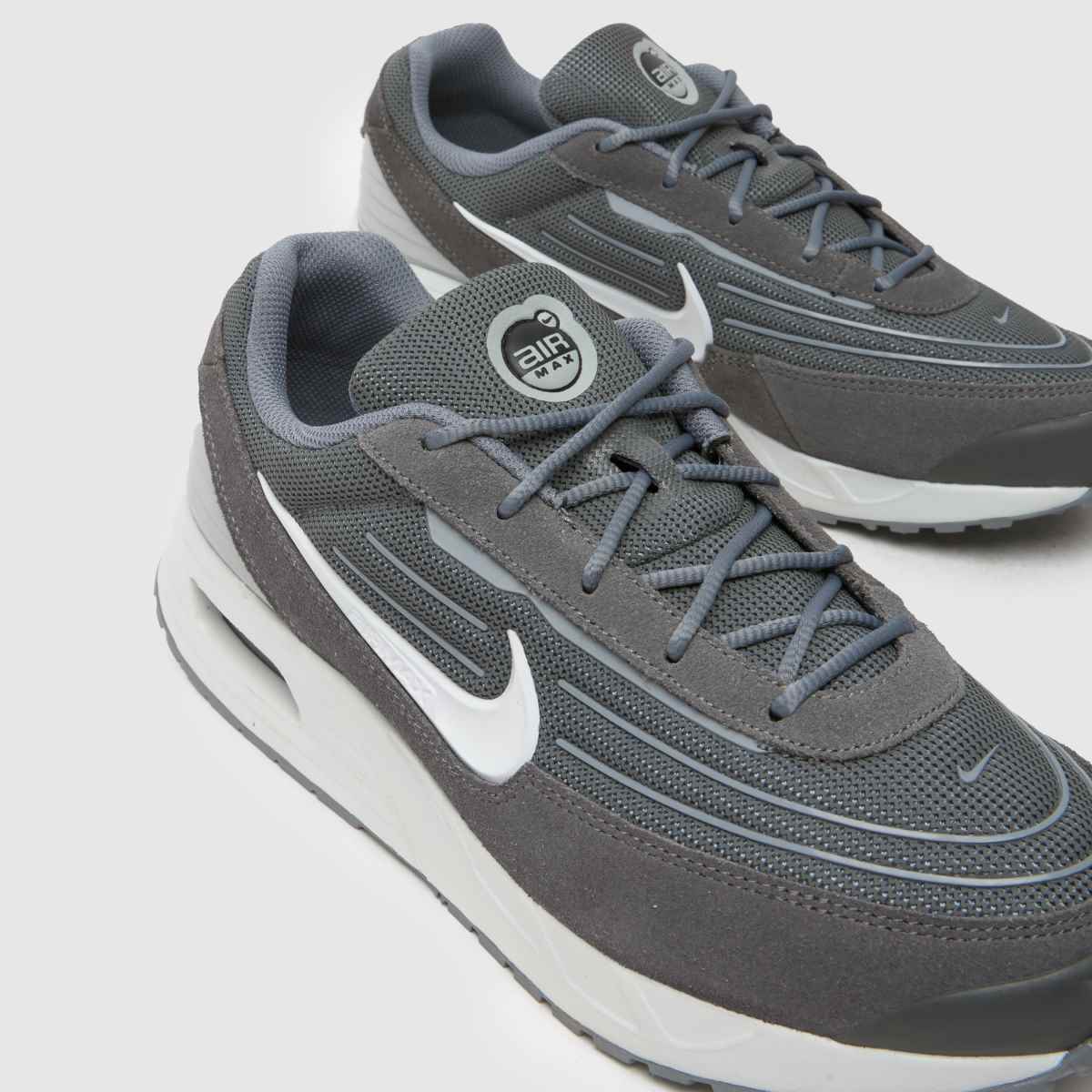 Nike Air Max Verse in Grey Multi