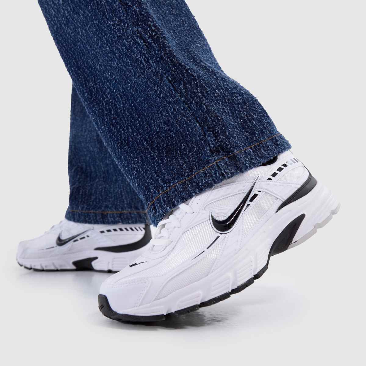 Nike Initiator in White & Black Nike Initiator 8