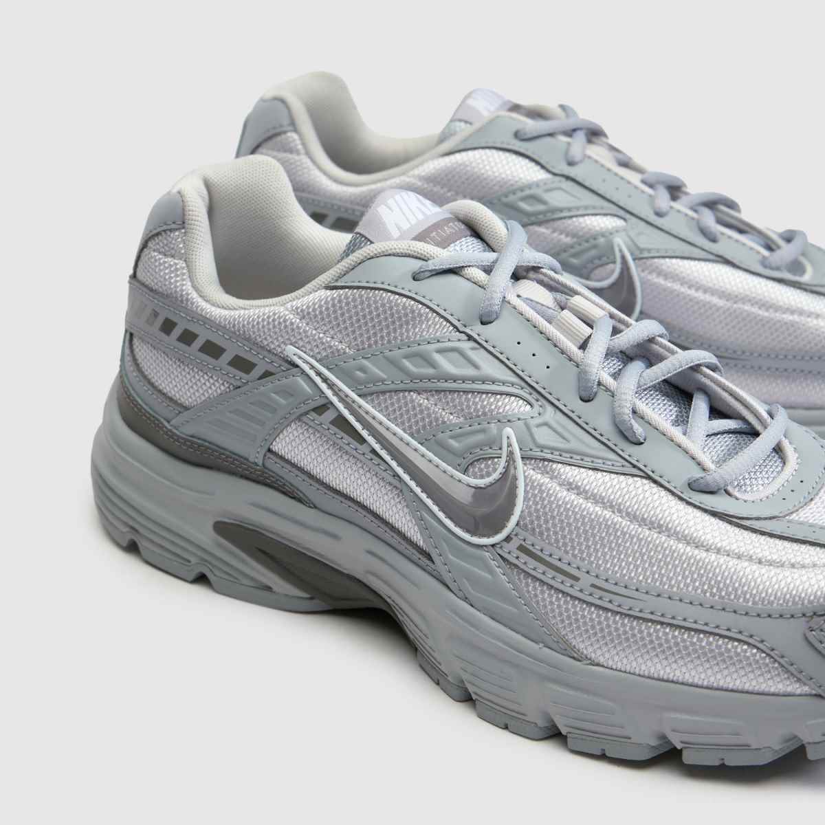 Nike Initiator in Light Grey Nike Initiator 4