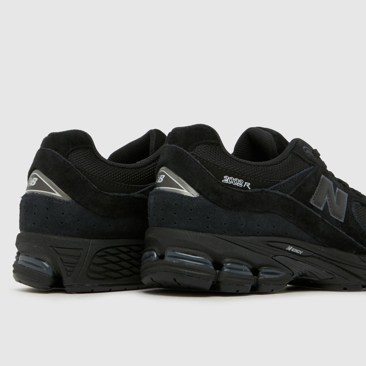 New Balance 2002 in Black New Balance 2002 4