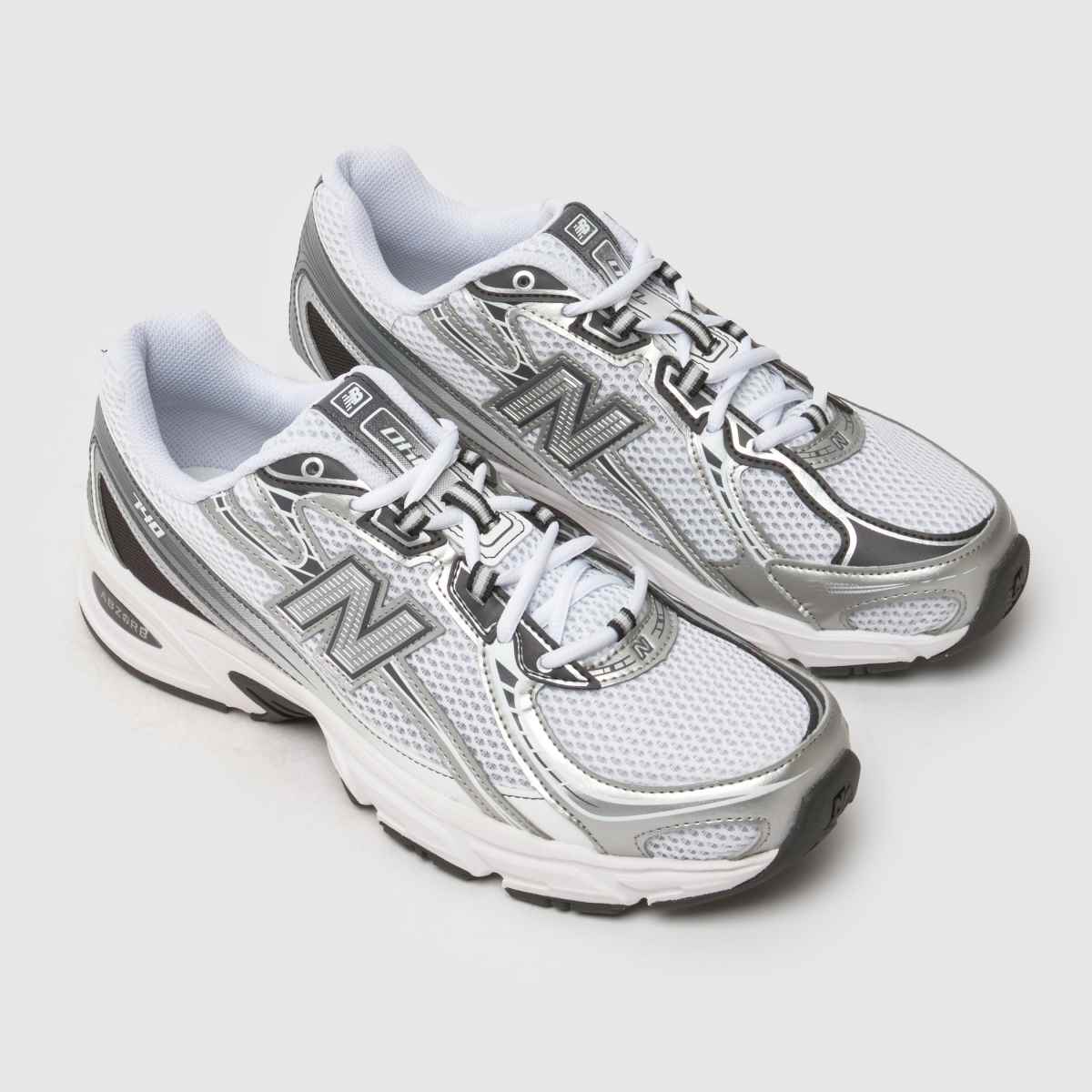 New Balance 740 in White & Navy New Balance 740 4