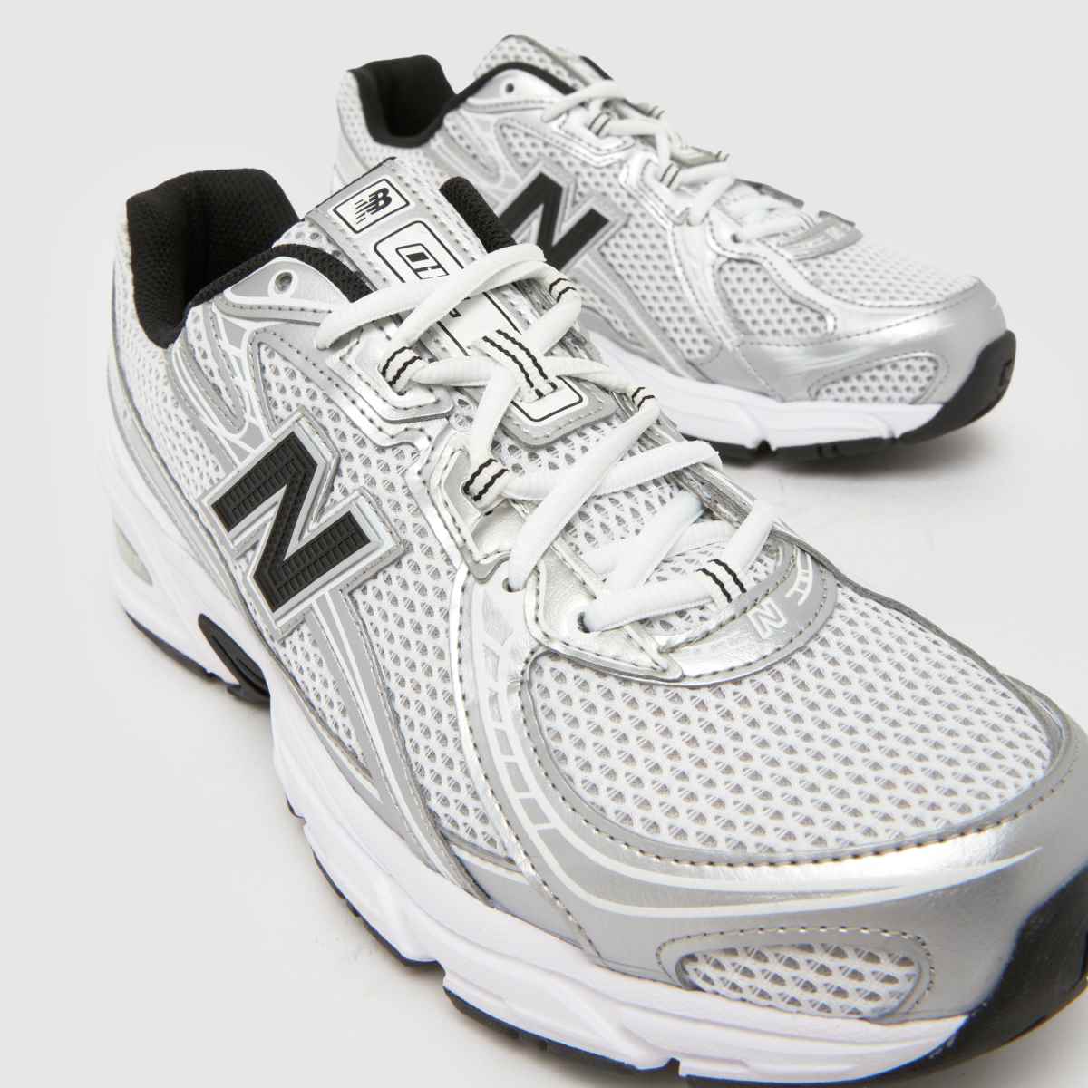 New Balance 740 in White & Silver New Balance 740 4