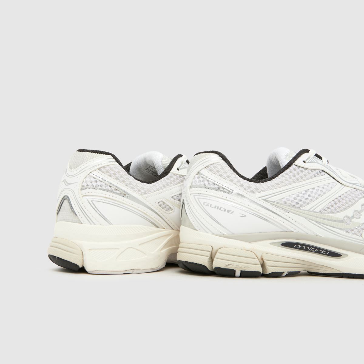 Saucony Guide 7 in White & Black Saucony Guide 7 7