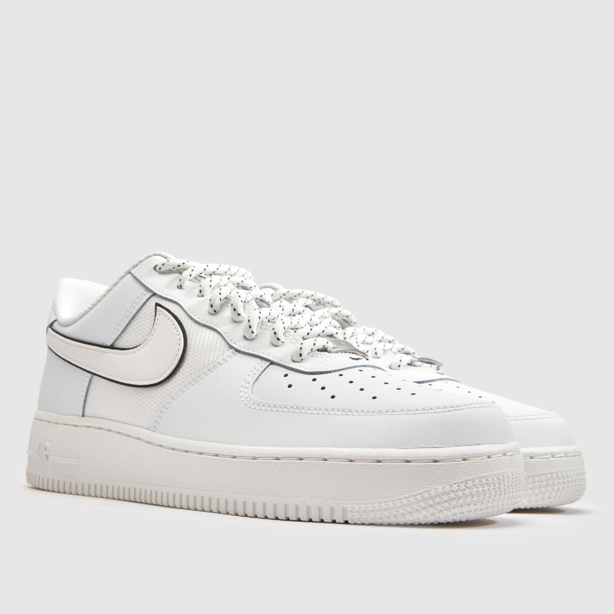 Nike Air Force 1 in White Nike Air Force 1 1