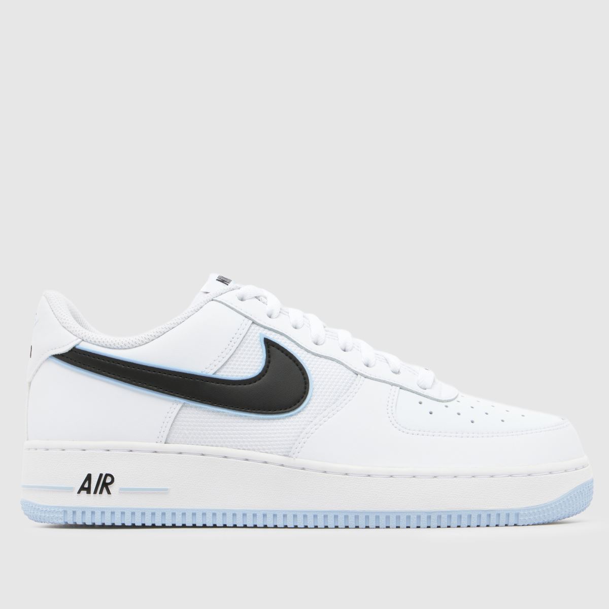 Nike Air Force 1 Trainers in White & Navy