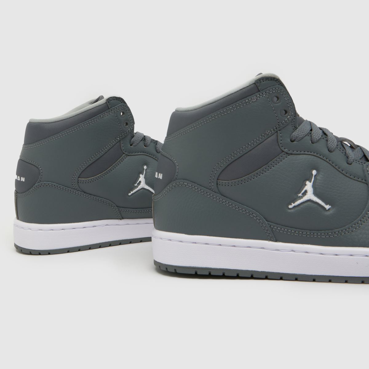 Nike Jordan Court Mid Connect in Grey Nike Jordan Court Mid Connect 7