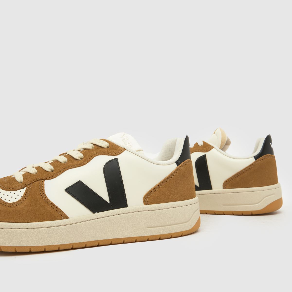 VEJA V-10 in Beige Multi VEJA V-10 7