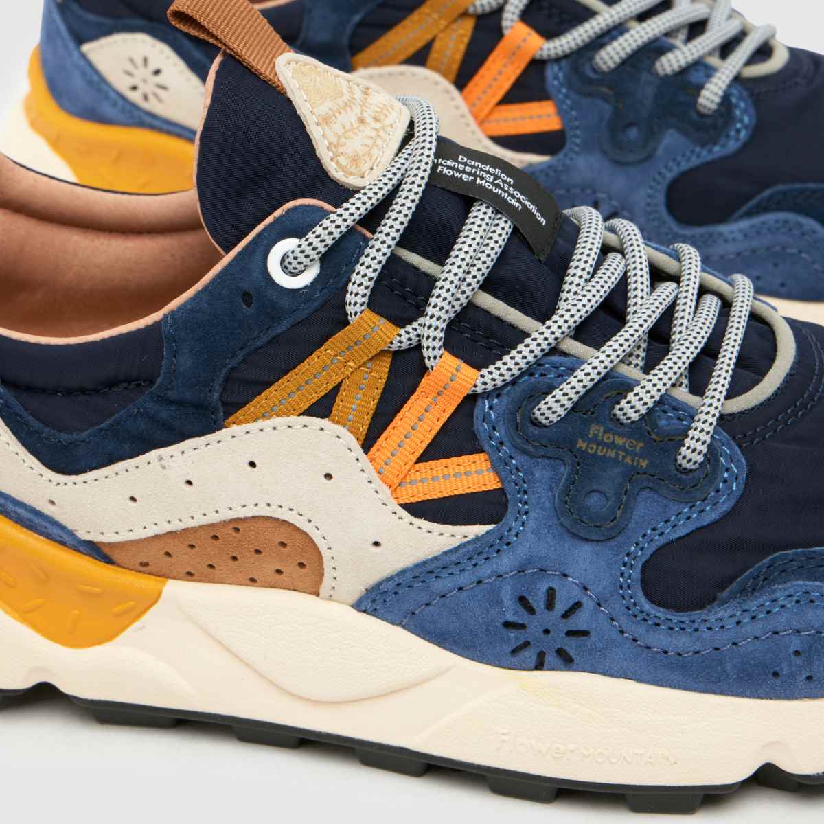 FLOWER MOUNTAIN Yamano 3 in Navy Multi FLOWER MOUNTAIN Yamano 3 4