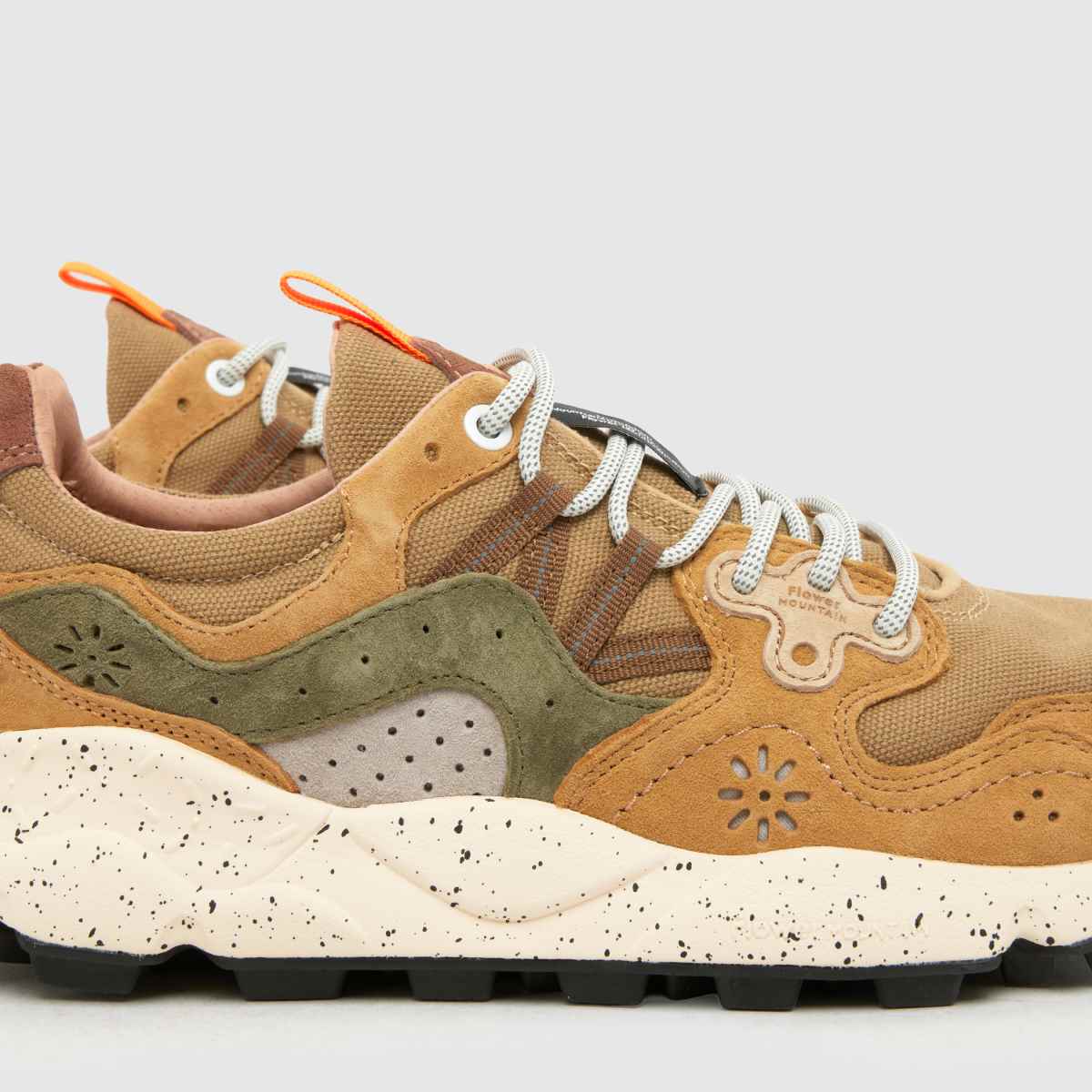 FLOWER MOUNTAIN Yamano 3 in Khaki FLOWER MOUNTAIN Yamano 3 7