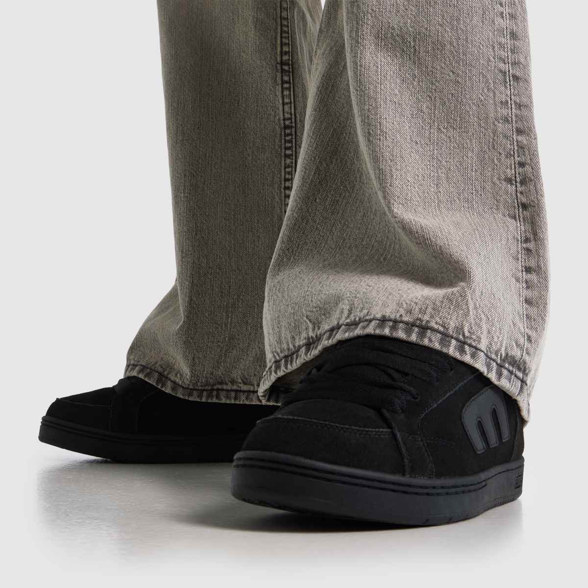 Etnies Kingpin 2K in Black Etnies Kingpin 2K 8
