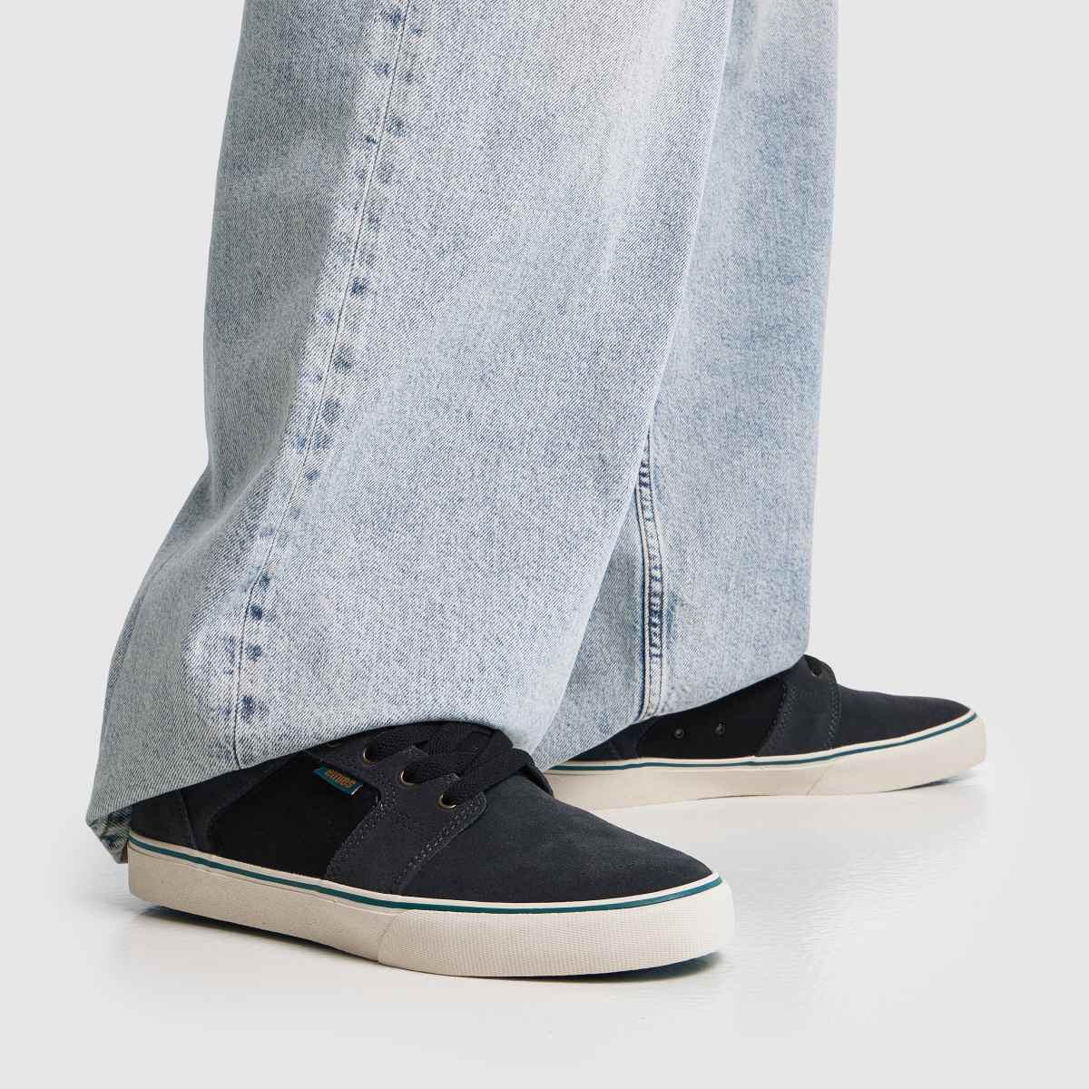 Etnies Barge LS in Grey Etnies Barge LS 8