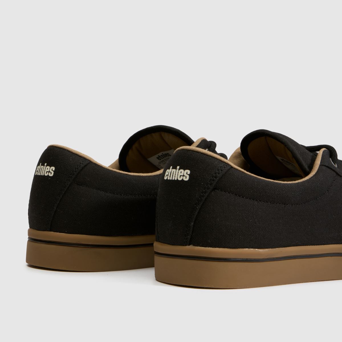 Etnies Jameson 2 in Black Etnies Jameson 2 7