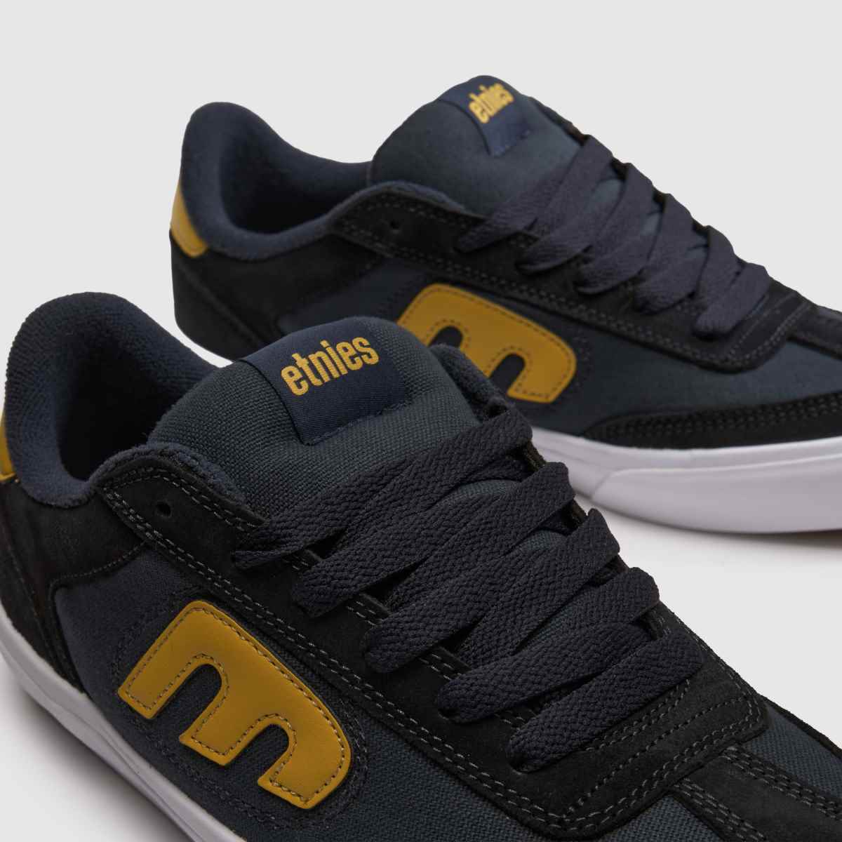 Etnies Locut Vulc in Navy & Gold Etnies Locut Vulc 4